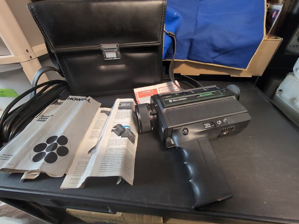 Bell & Howell SoundStar Filmosonic XL Movie Camera Model 1225 W/ Bag Untested